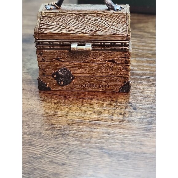 Noah's Toolbox retired 1.75 x 2in Boyds Bearstone 1995 trinket box NIB 2434 - Picture 8 of 10